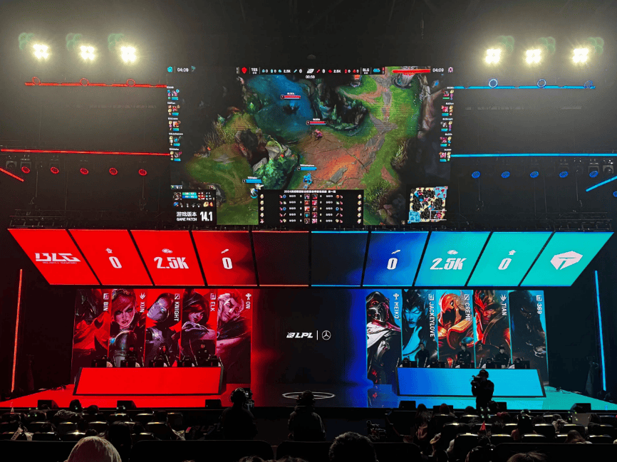 揭幕战中 揭幕战中